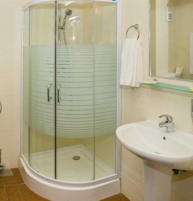 Hotel Toacabellevue Gura Humorului Bilik gambar